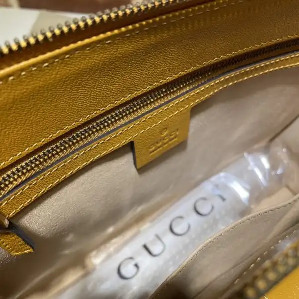 GUCCI Small shoulder bag with Double G