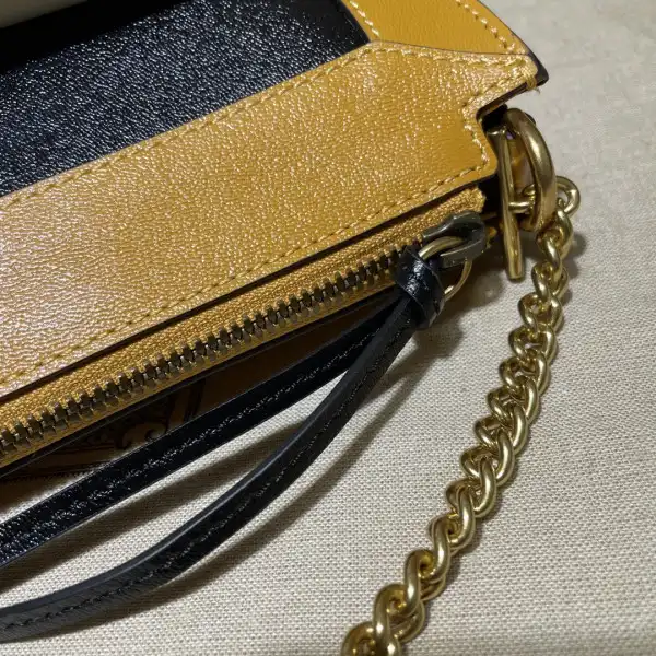 GUCCI Small shoulder bag with Double G