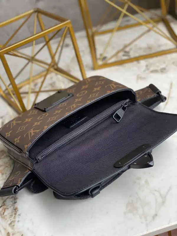 Aaa replica ru LOUIS VUITTON S LOCK SLING BAG