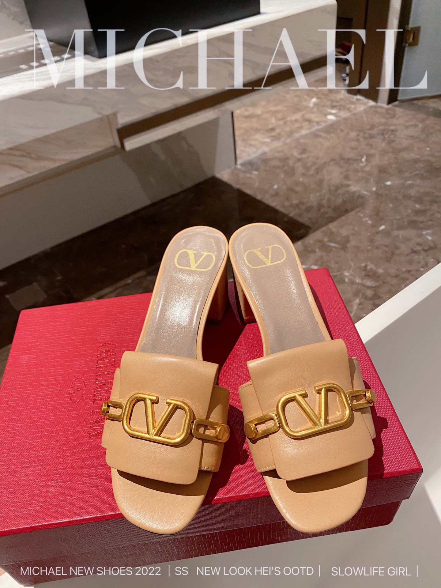 HOT SALE VALENTINO VLOGO SIGNATURE SLIDE SANDAL