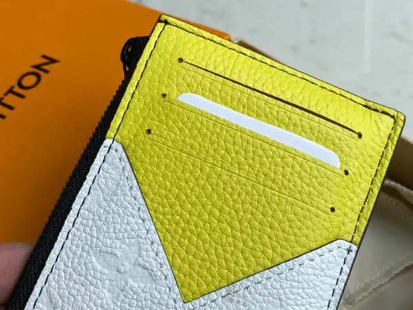 LOUIS VUITTON CC HOLDER