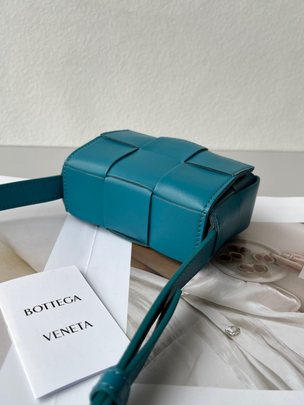 [FREE SHIPPING] BOTTEGA VENETA Candy mini Cassette-12*8*4cm