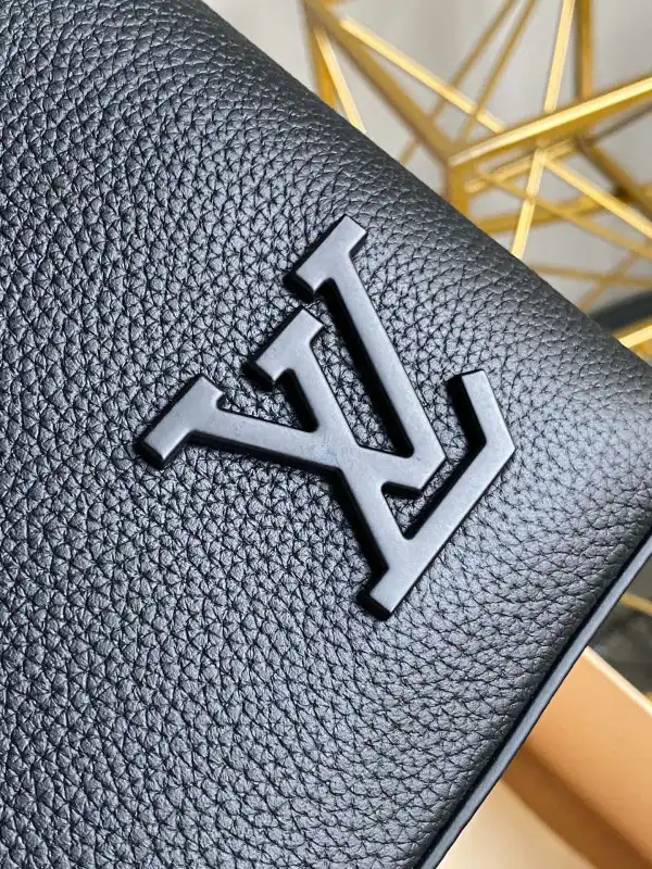 Firstbag Ru LOUIS VUITTON IPAD POUCH