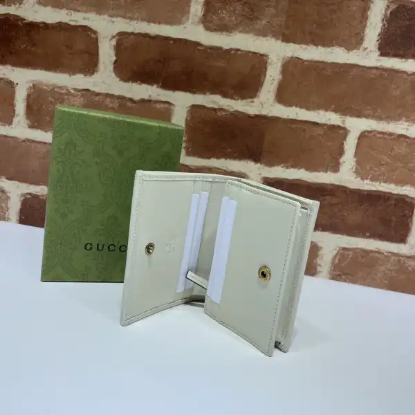 Gucci Diana card case wallet