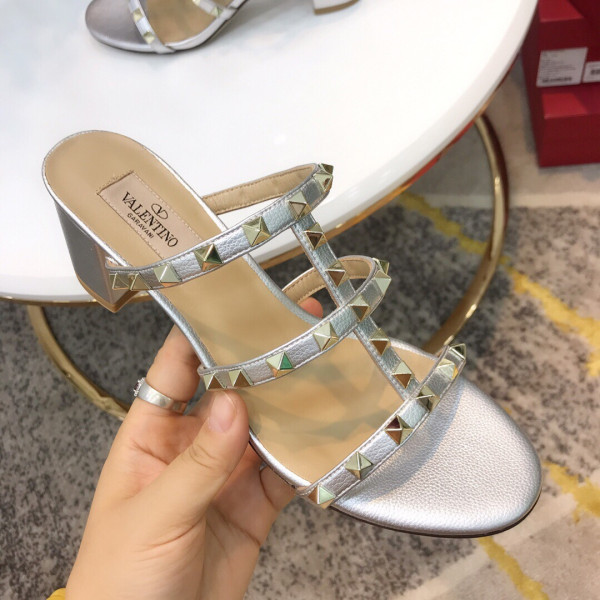 HOT SALE VALENTINO ROCKSTUD CALFSKIN LEATHER SLIDE SANDAL