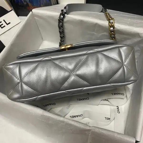 CHANEL 19 FLAP BAG