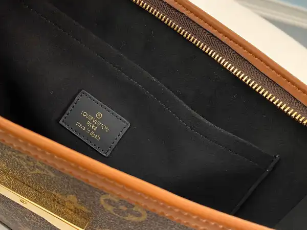 Aaa replica ru LOUIS VUITTON CLUTCH