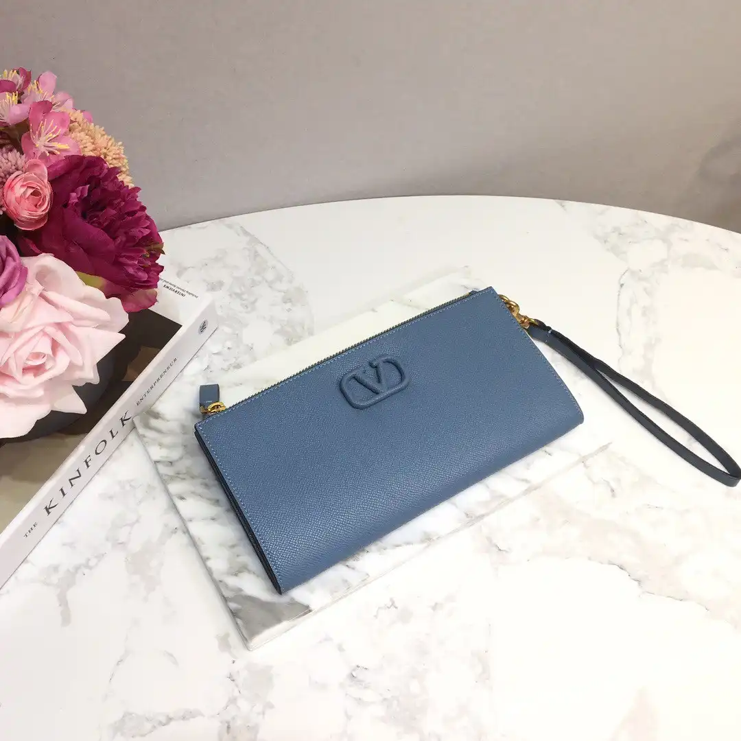 VALENTINO GARAVANI VSLING GRAINY CLUTCH