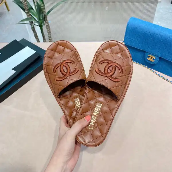 First Bag Ru CHANEL MULES