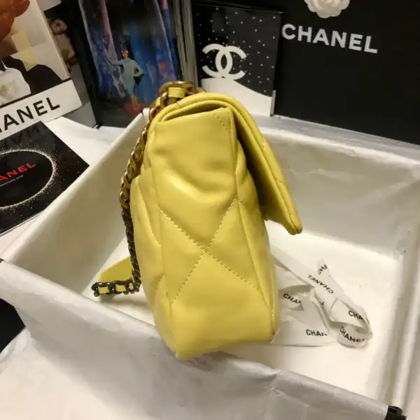 CHANEL 19 FLAP BAG