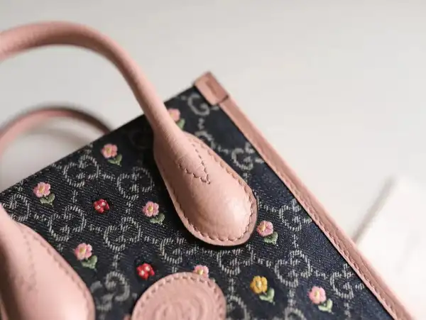 Gucci Mini tote bag with Interlocking G