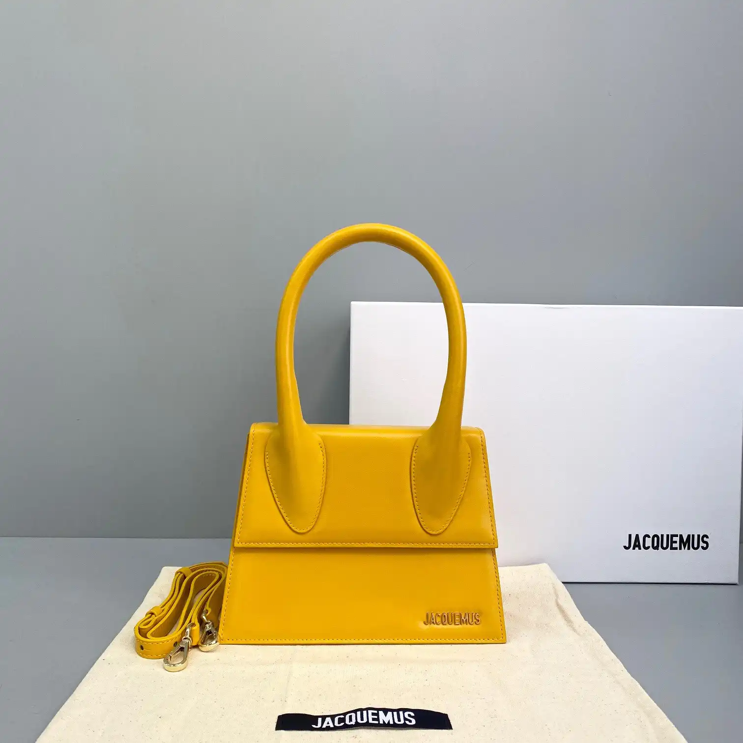 First bag ru JACQUEMUS Le grand Chiquito