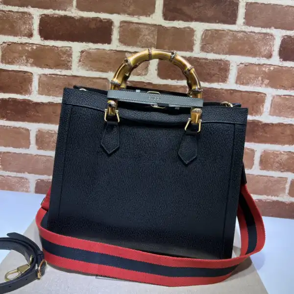 Frstbag ru Gucci Diana medium tote bag