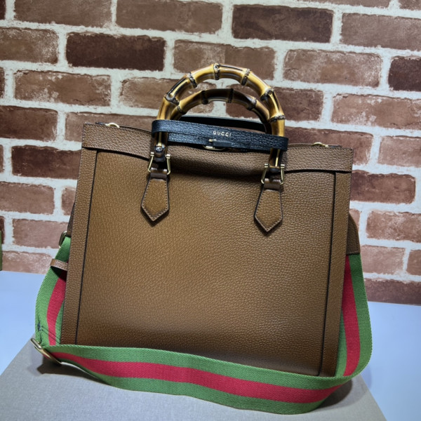 HOT SALE Gucci Diana medium tote bag