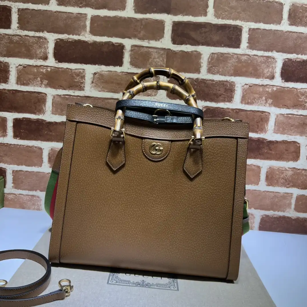 Gucci Diana medium tote bag