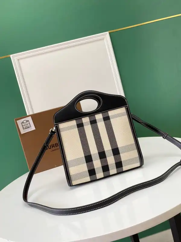 First bag ru BURBERRY Pocket Bag