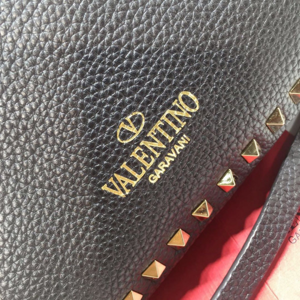 HOT SALE VALENTINO MEDIUM GRAIN CALFSKIN LEATHER ROCKSTUD BAG