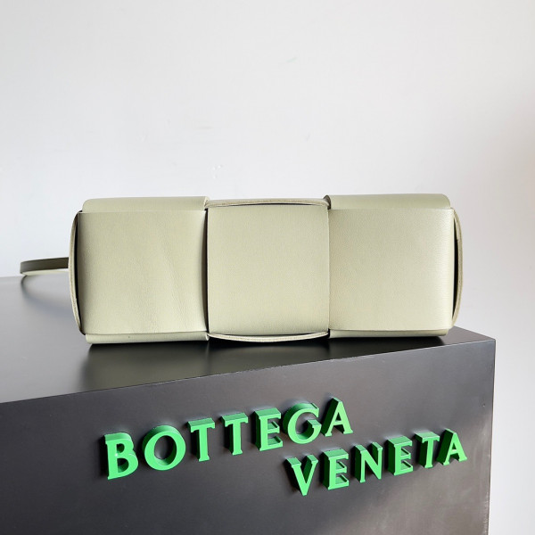 HOT SALE BOTTEGA VENETA ARCO MINI TOTE