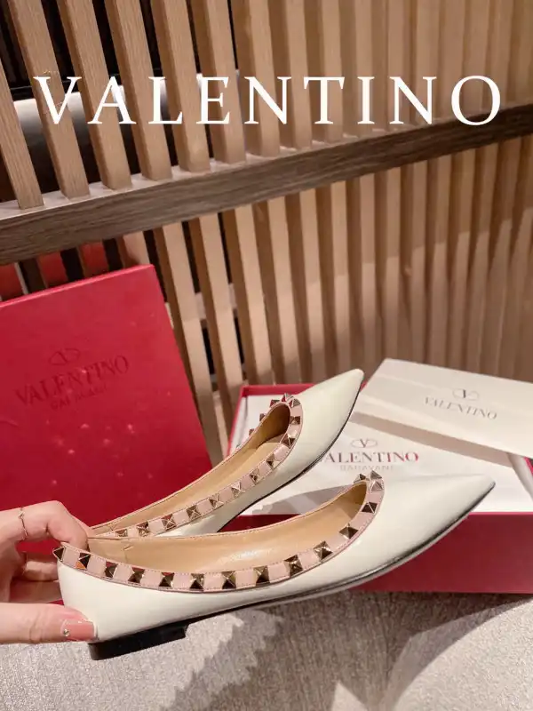 Frstbag ru VALENTINO ROCKSTUD FLAT