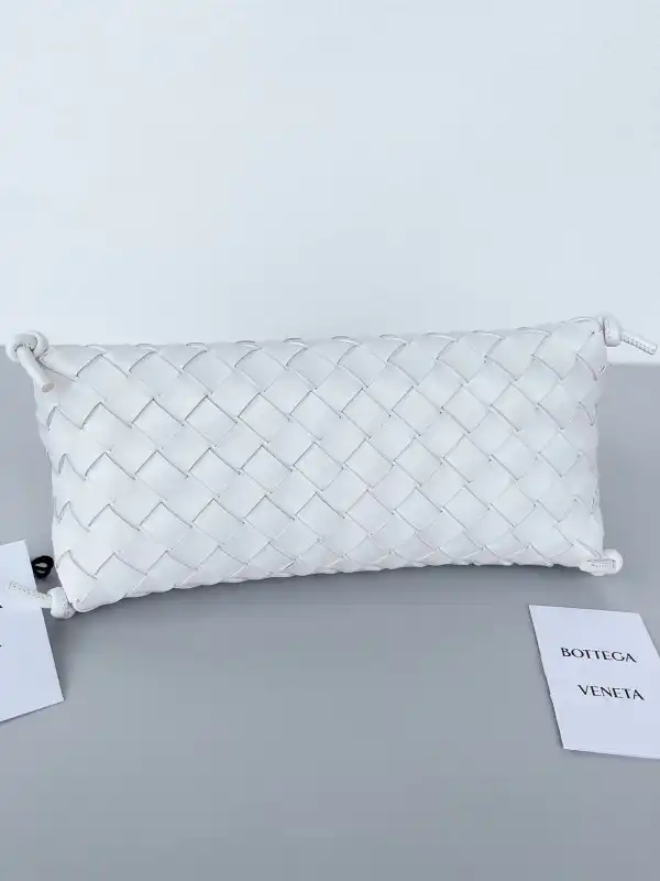 Frstbag ru BOTTEGA VENETA Pouch On Strap