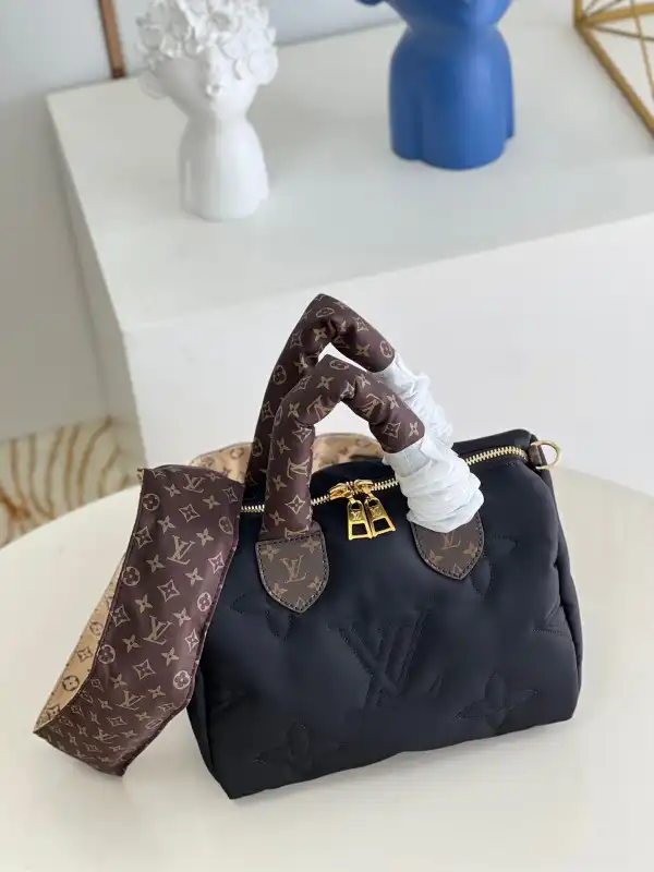 Repladies offers premium fake Louis bags at unbeatable prices. Our products are cheap because we focus on direct sales LOUIS VUITTON SPEEDY BANDOULIÈRE 25