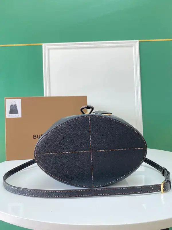 Bagsoffer BURBERRY Small TB Bucket Bag