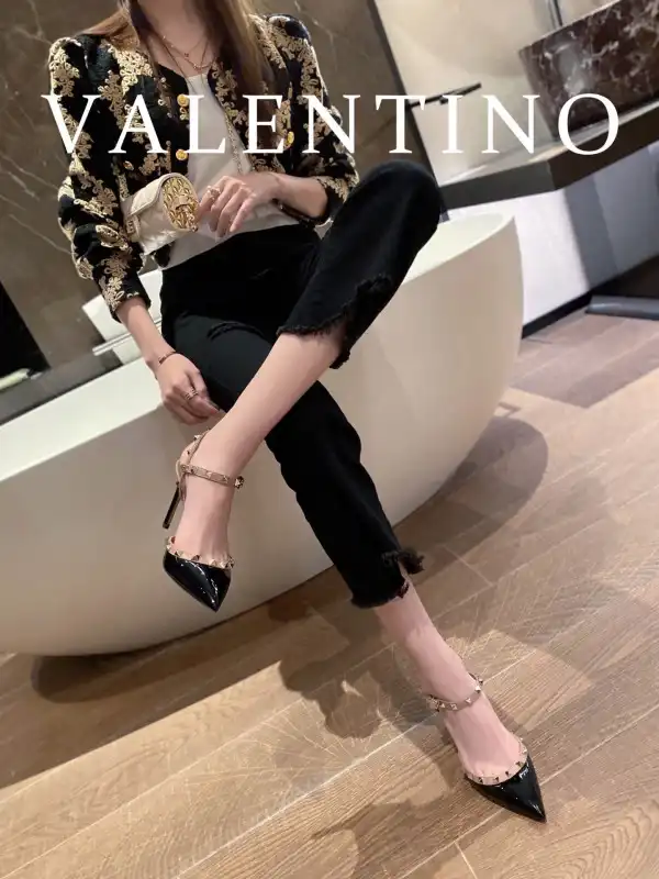 VALENTINO ROCKSTUD SANDAL