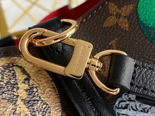 LOUIS VUITTON NÉONOÉ