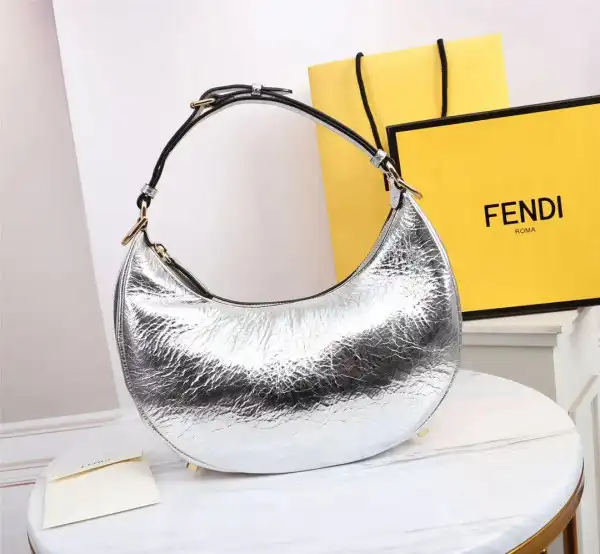 First bag ru Fendi Fendigraphy Small