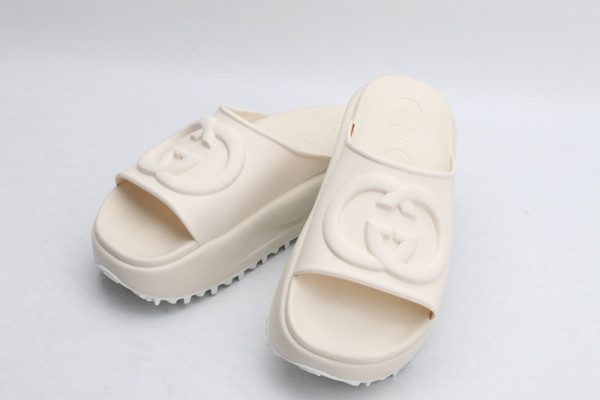 HOT SALE GUCCI slide with Interlocking G