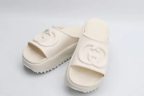 GUCCI slide with Interlocking G