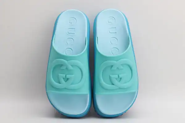 GUCCI slide with Interlocking G