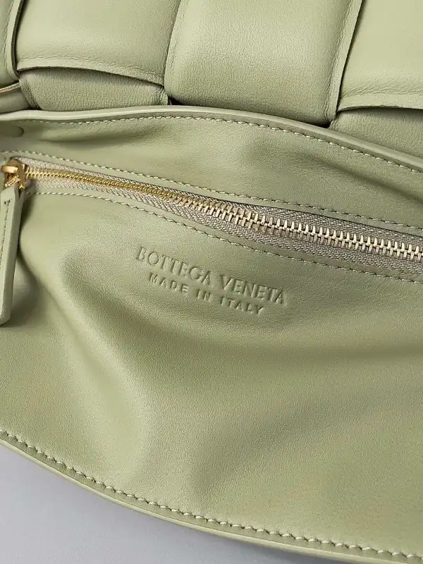 Frstbag ru BOTTEGA VENETA CASSETTE