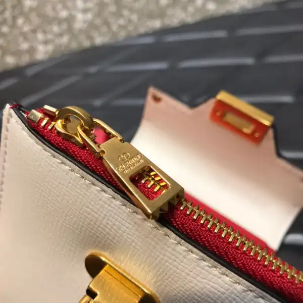 VALENTINO ROCKSTUD WALLET