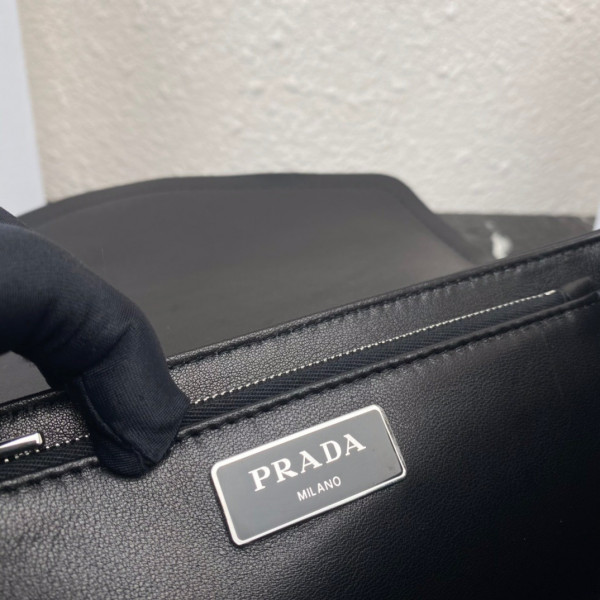 HOT SALE PRADA Pocket nylon and brushed leather bag