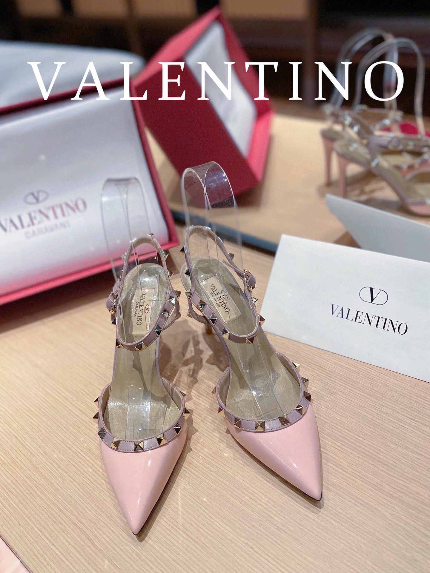 HOT SALE VALENTINO ROCKSTUD SANDAL