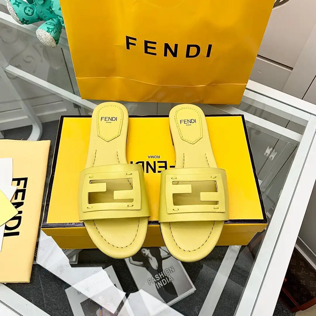 First Bag Ru Fendi Signature