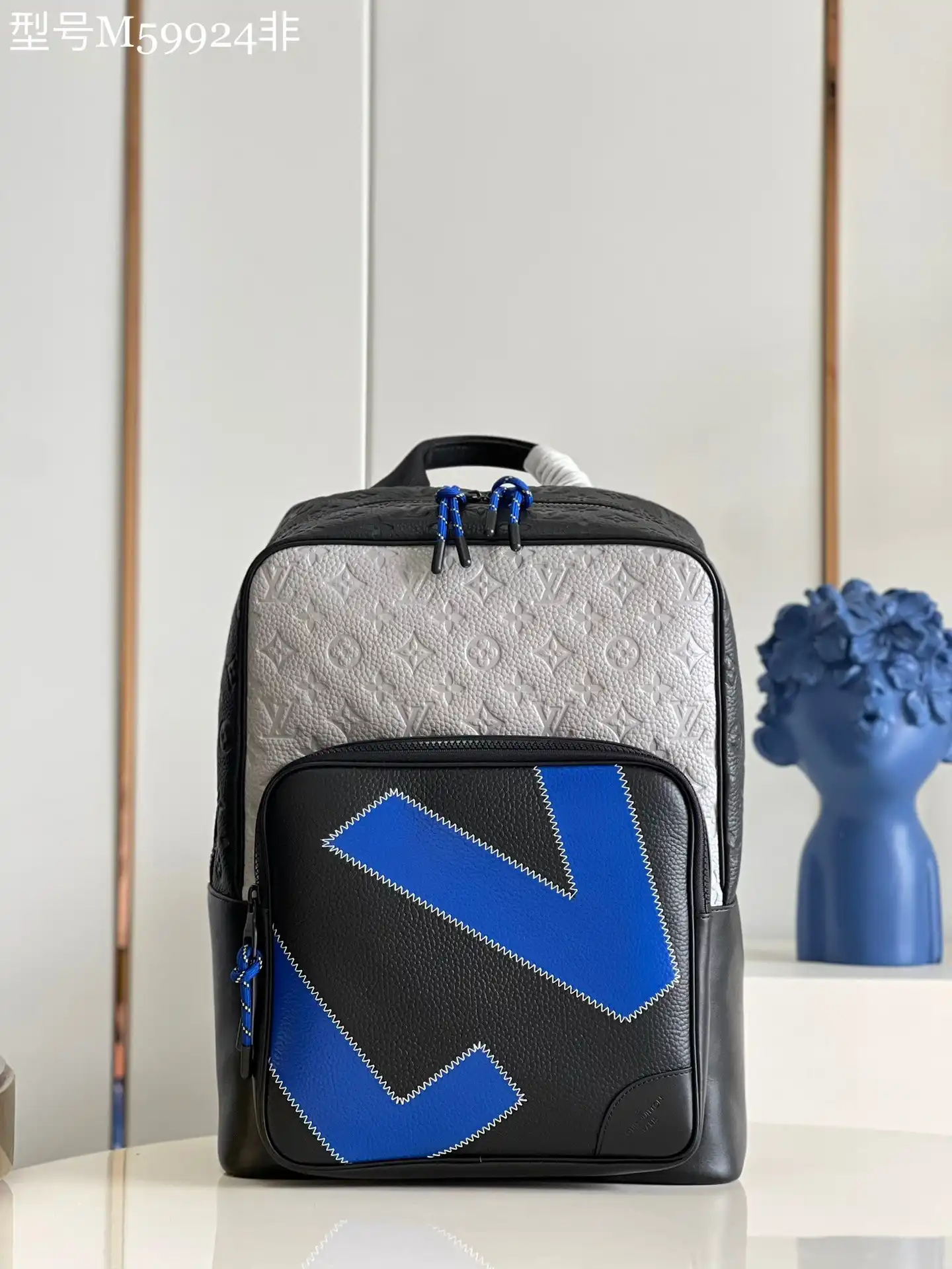 Frstbag ru Louis Vuitton DEAN BACKPACK