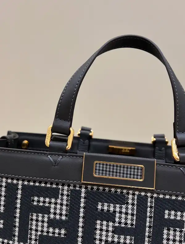 Yupoo bagsoffer FENDI PEEKABOO X-TOTE