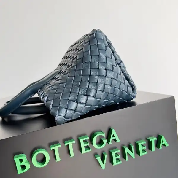 BOTTEGA VENETA MINI CABAT