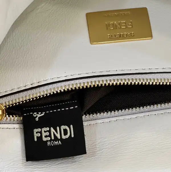 FENDI BAGUETTE CHAIN MIDI 397B98-24*14*7CM