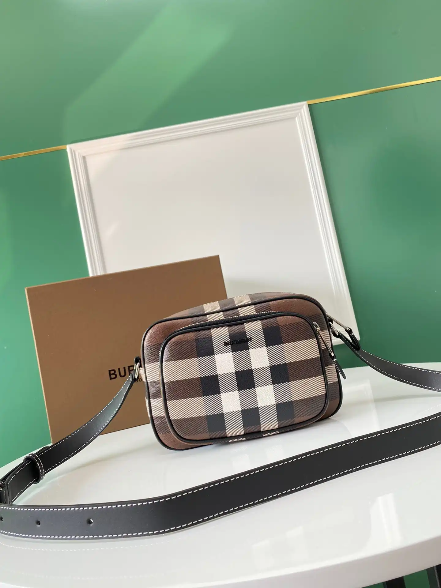 Firstbag Ru BURBERRY Check Crossbody Bag