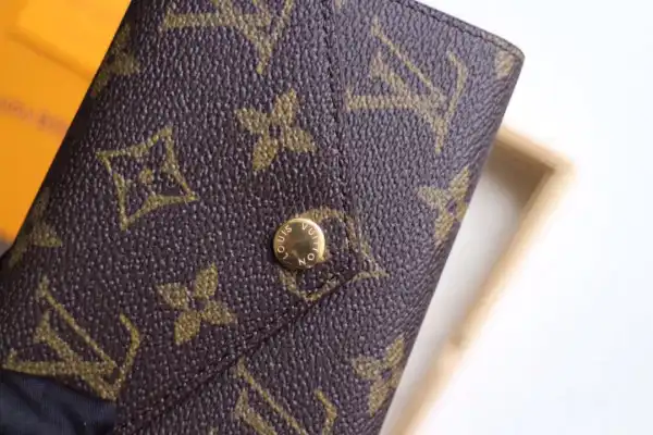 TO LOUIS VUITTON VICTORINE WALLET