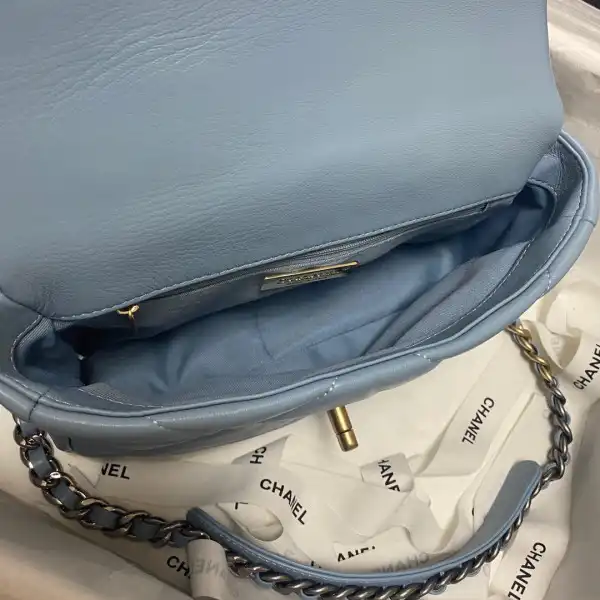 CHANEL 19 FLAP BAG