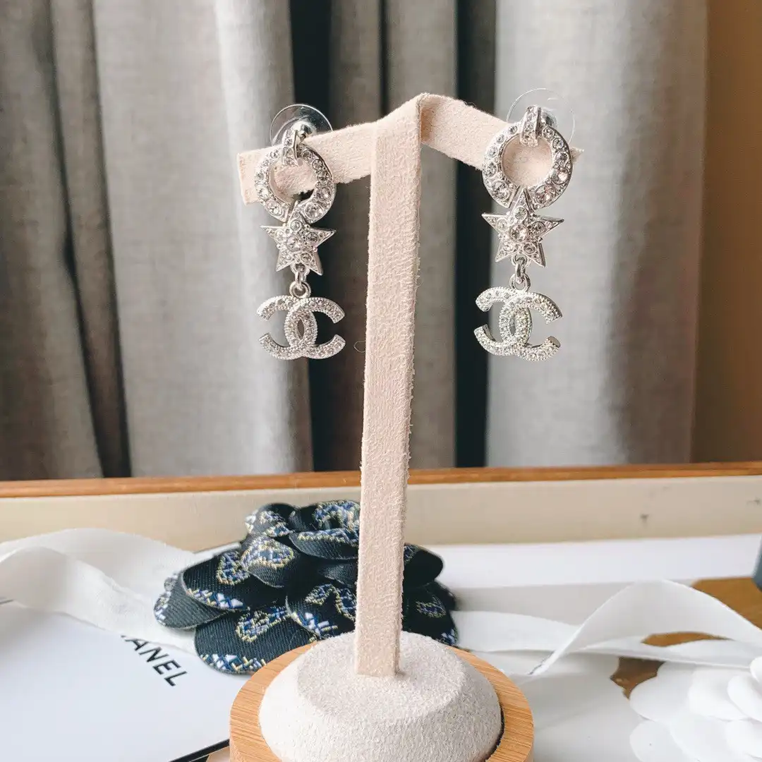 CL EARRINGS