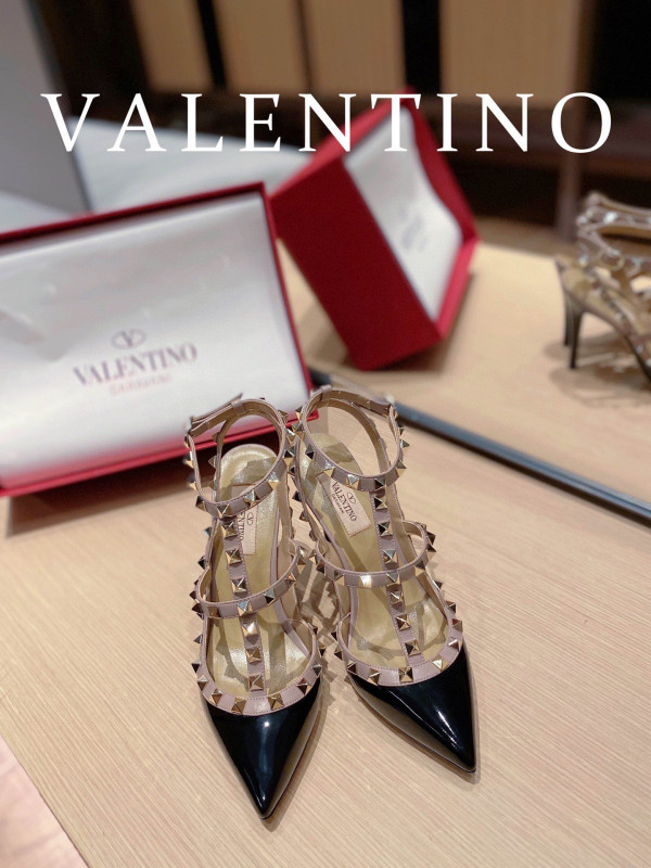 HOT SALE VALENTINO ROCKSTUD SANDAL