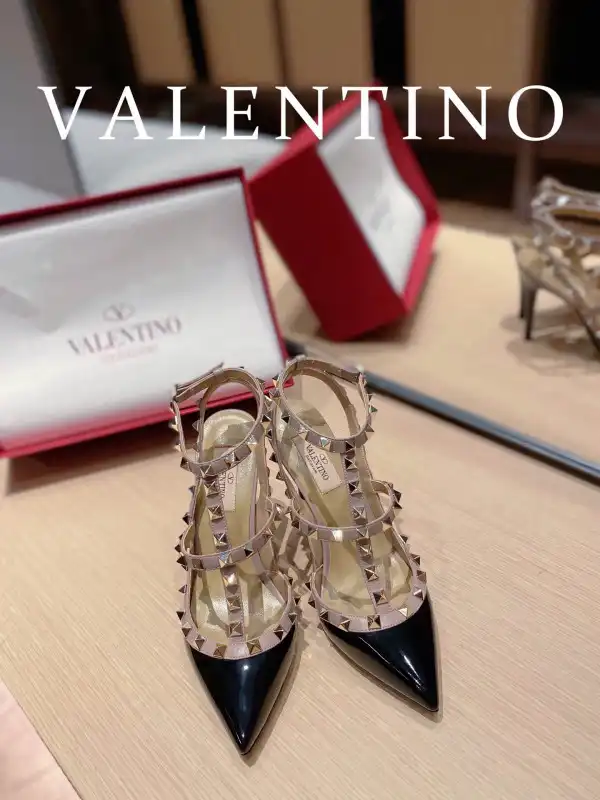 First bag ru VALENTINO ROCKSTUD SANDAL