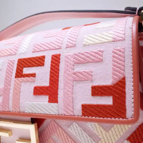 FENDI BAGUETTE