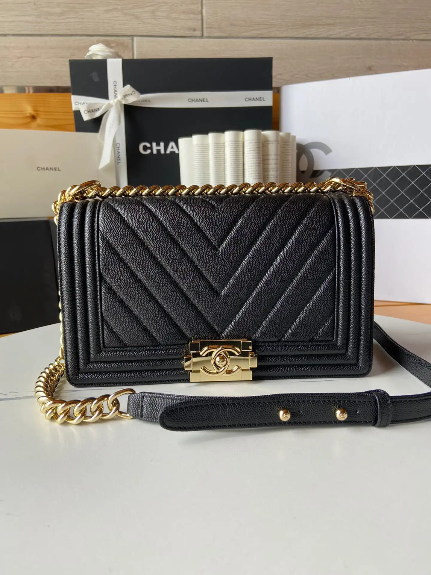 CHANEL BOY BAG 20CM 25CM