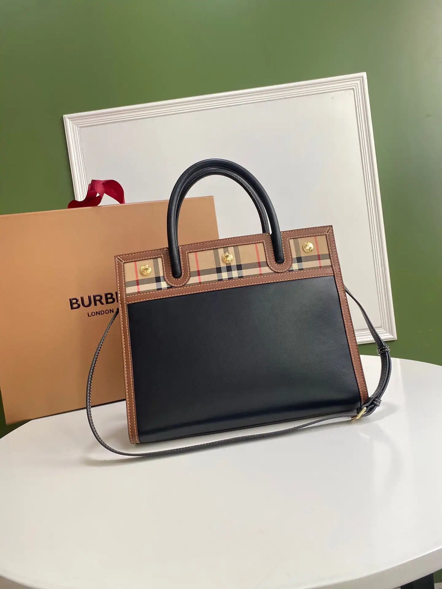 First bag ru BURBERRY Small Vintage Check Two-handle Title Bag